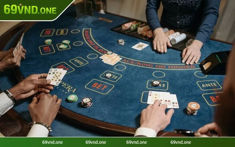 Đặt cược Baccarat thắng lớn, ẵm tiền đầy túi